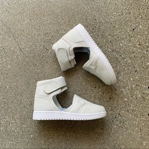 Jordan Nike WMNS Air Jordan 1 “Lover XX”